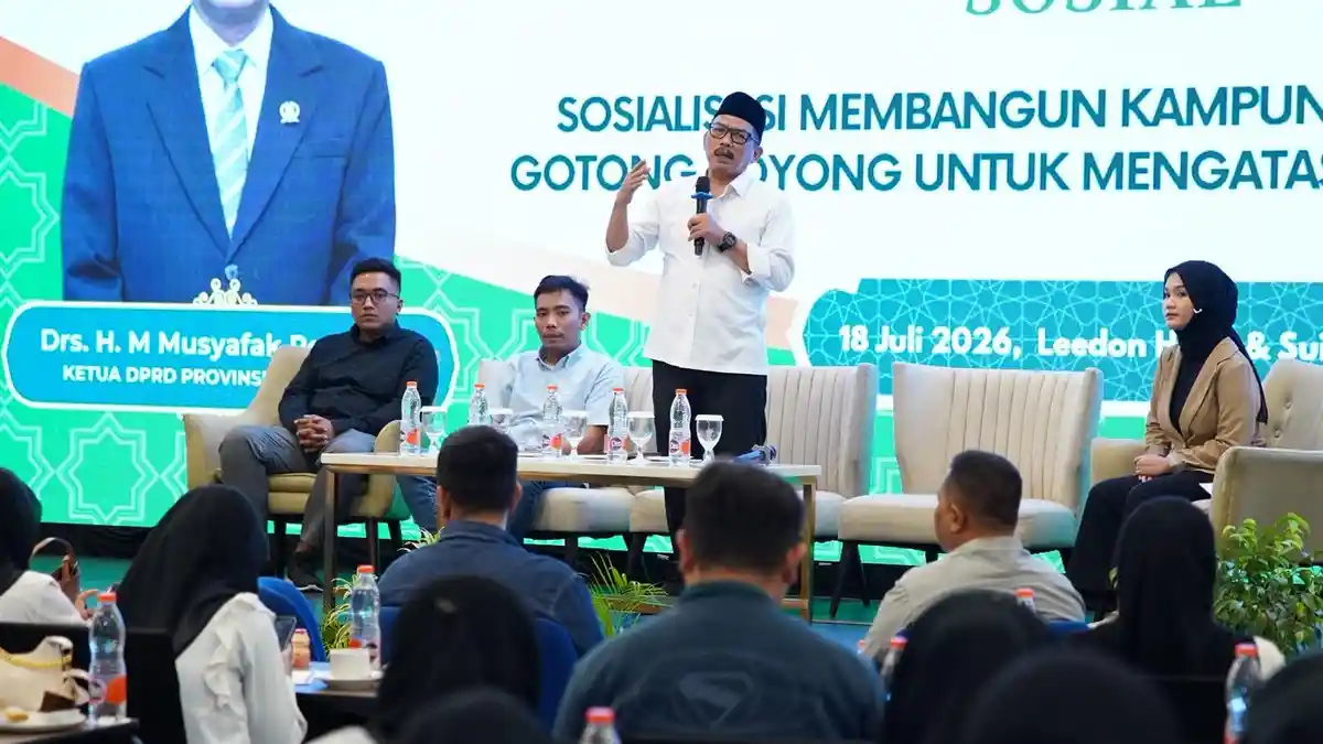Ketua DPRD Jatim Musyafak Rouf saat menghadiri agenda Sowan bersama IPNU IPPNU Surabaya