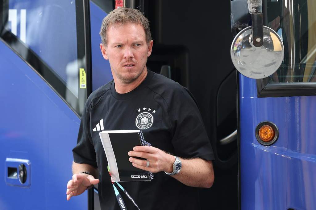 Julian Nagelsmann tampak kecewa setelah pembatalan konferensi pers resmi DFB