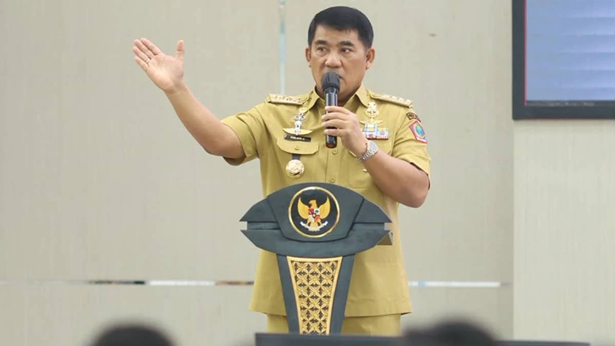 Gubernur Sulut Yulius Selvanus memberikan arahan zero bullying kepada kepala sekolah se-Sulut