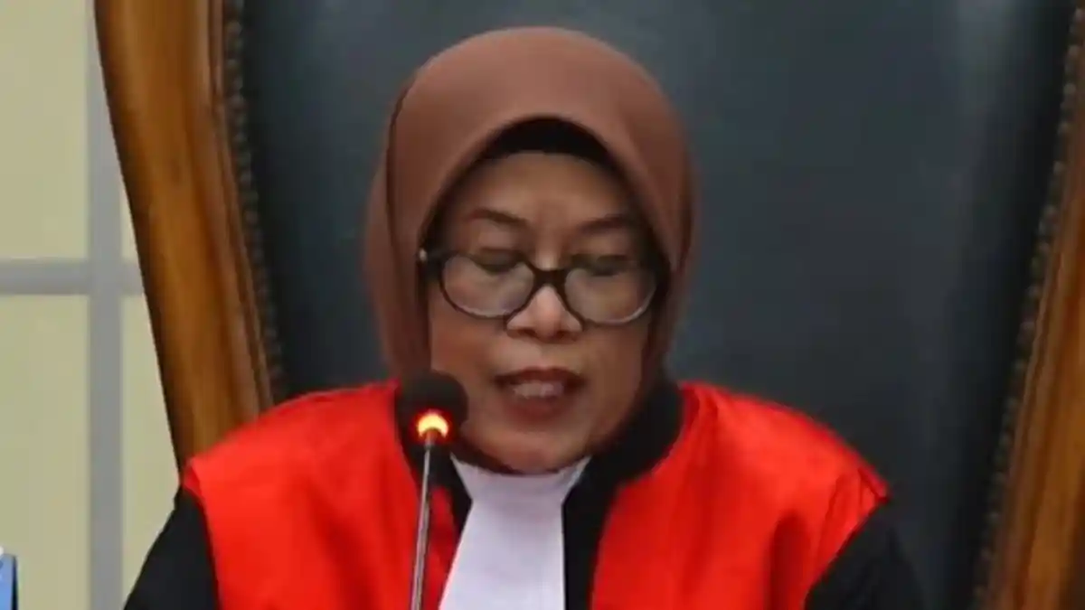 Hakim Ketua PN Jaktim Christina Endarwati mengabulkan eksepsi Dokter Tifa