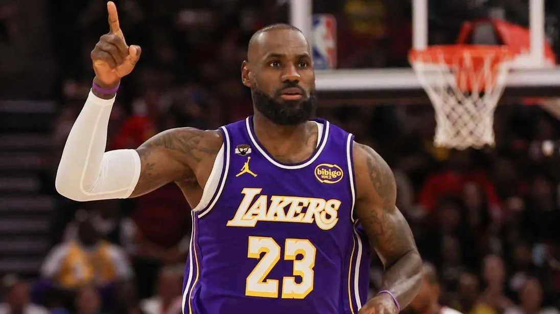 LeBron James dan Jaylen Brown resmi bergabung dengan Philadelphia 76ers