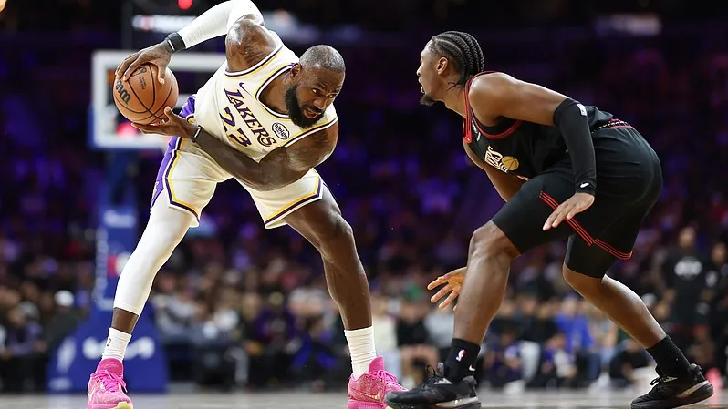 LeBron James resmi bergabung dengan Philadelphia 76ers di offseason NBA 2026