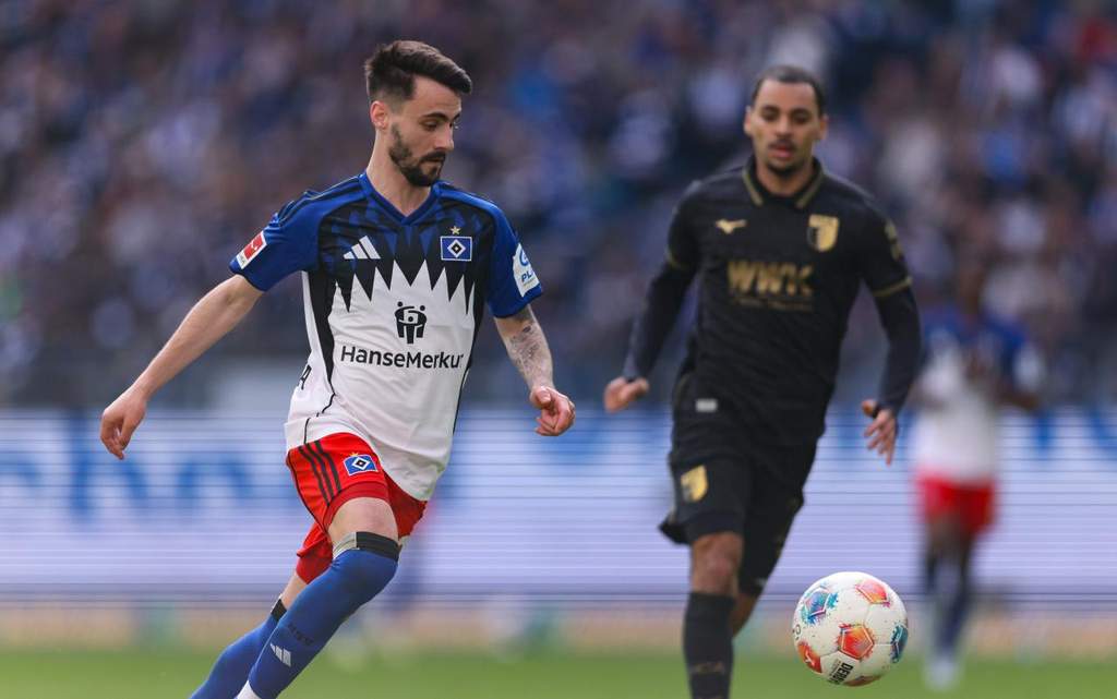 Gelandang Arsenal Fabio Vieira dalam bidikan transfer Hamburger SV