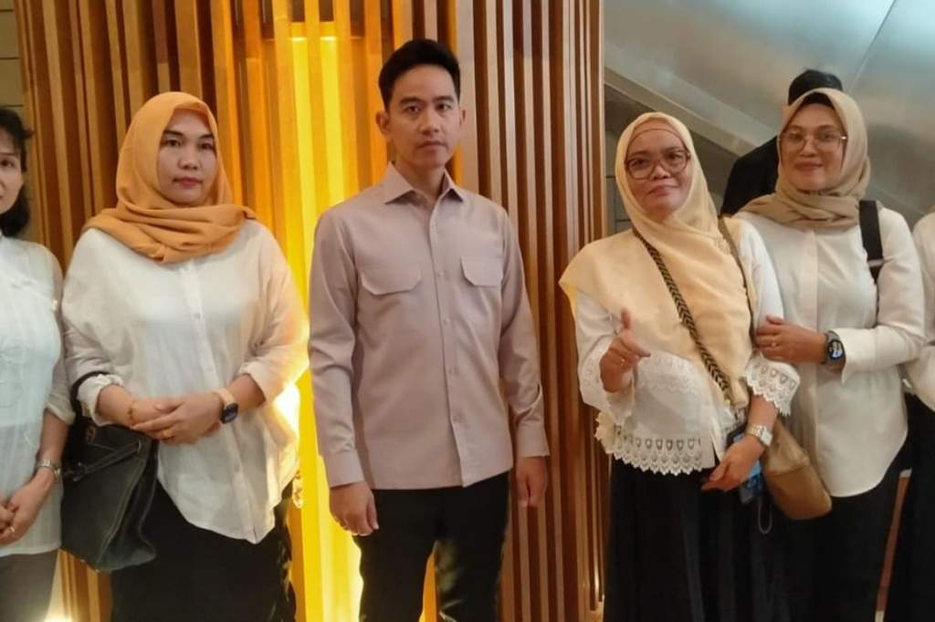 Wapres Gibran Rakabuming Raka meninjau fasilitas PSEL Palembang di Sumatera Selatan