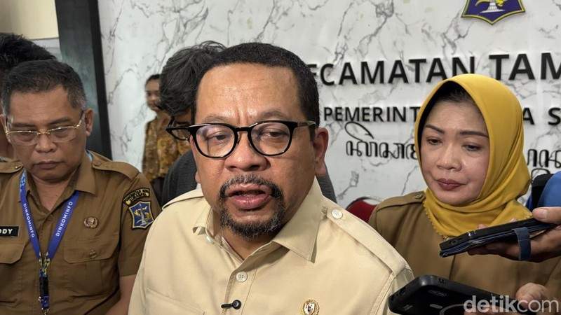 Ilustrasi diskusi publik mengenai polemik jurnalis dan LSM disebut londo ireng