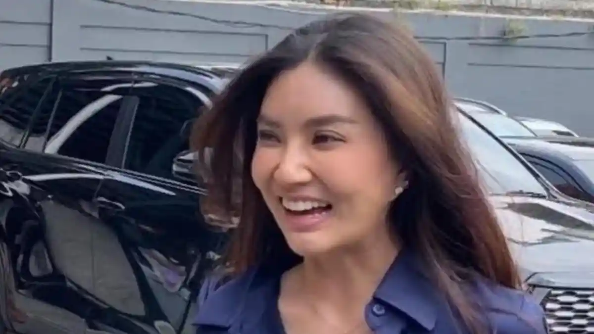 Sarwendah saat memberikan keterangan mengenai alasannya pindah dari rumah Ruben Onsu