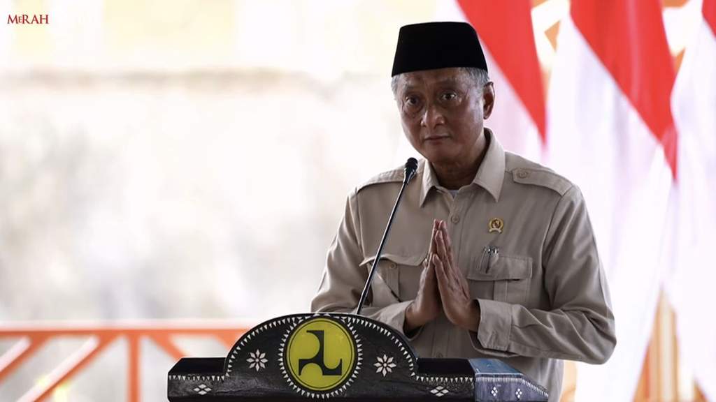 Mensesneg Prasetyo Hadi memberikan keterangan terkait komunikasi Menteri PU Dody Hanggodo