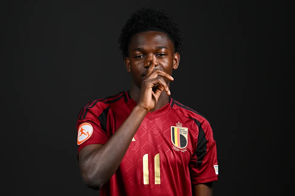 Jesse Bisiwu resmi berseragam Barcelona setelah transfer dari Club Brugge di 2026