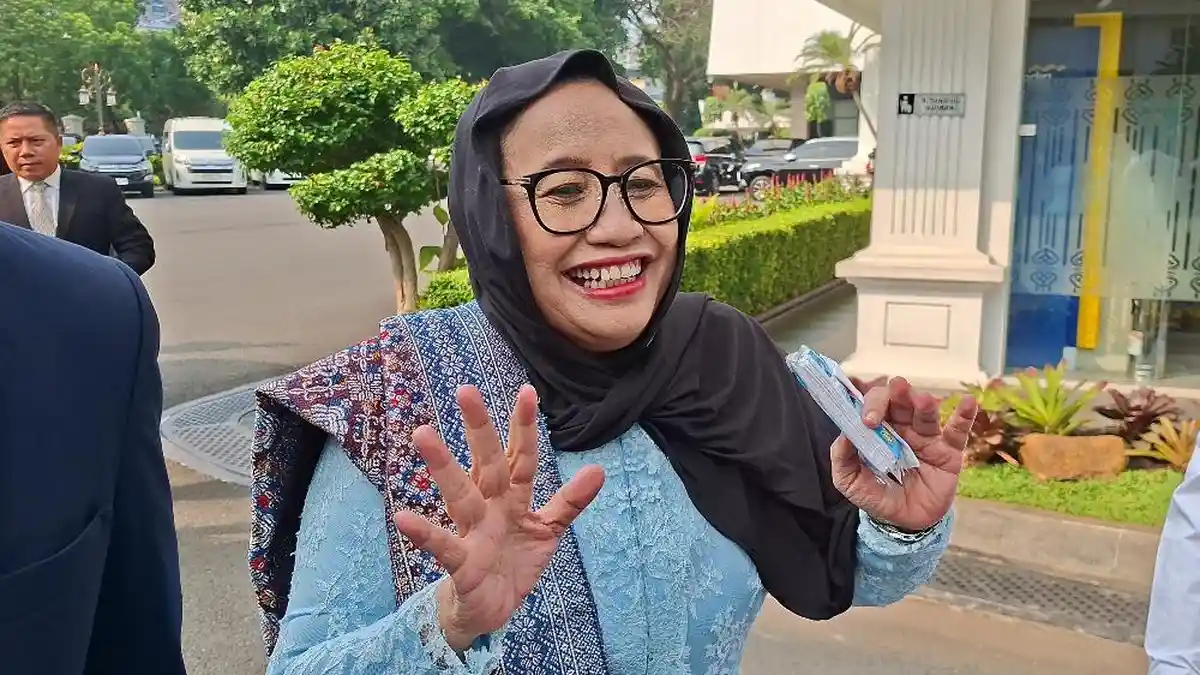 Sorotan publik terhadap mundurnya Nanik S Deyang dari jabatan Kepala BGN di tengah kasus korupsi MBG