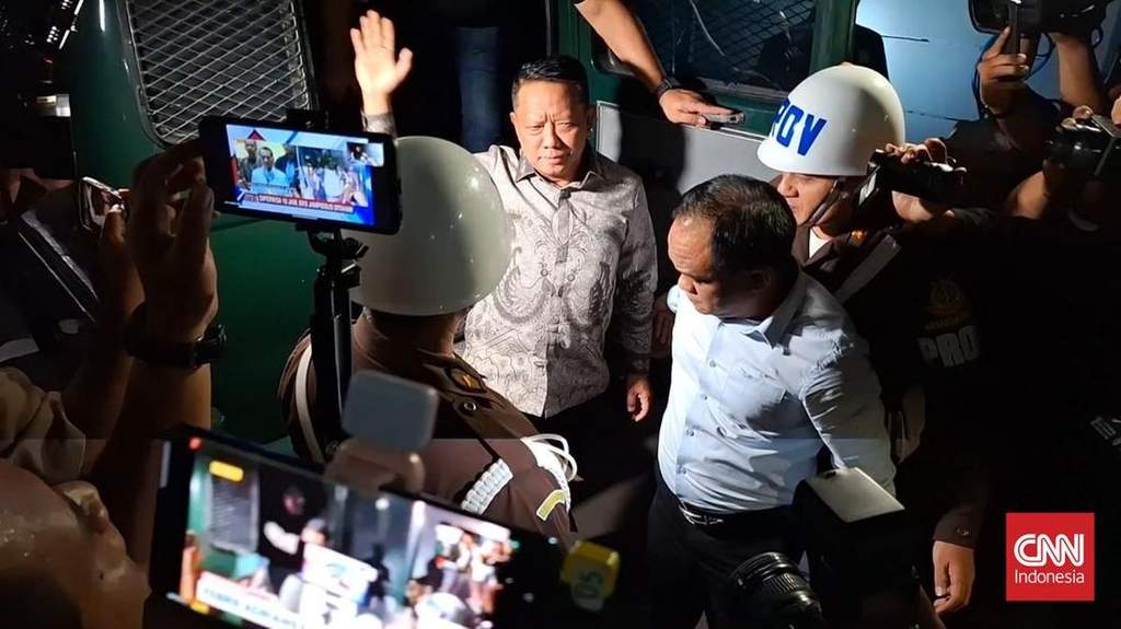 Mantan Jampidsus Febrie Adriansyah ditahan di Rutan KPK atas kasus korupsi dan TPPU