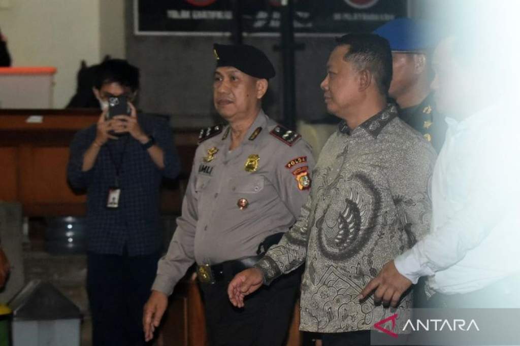Febrie Adriansyah tidak mengenakan rompi tahanan di Gedung Kejagung Jakarta