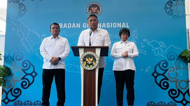 Kepala BGN Sudaryono memberi peringatan kepada Kepala SPPG dalam konferensi pers