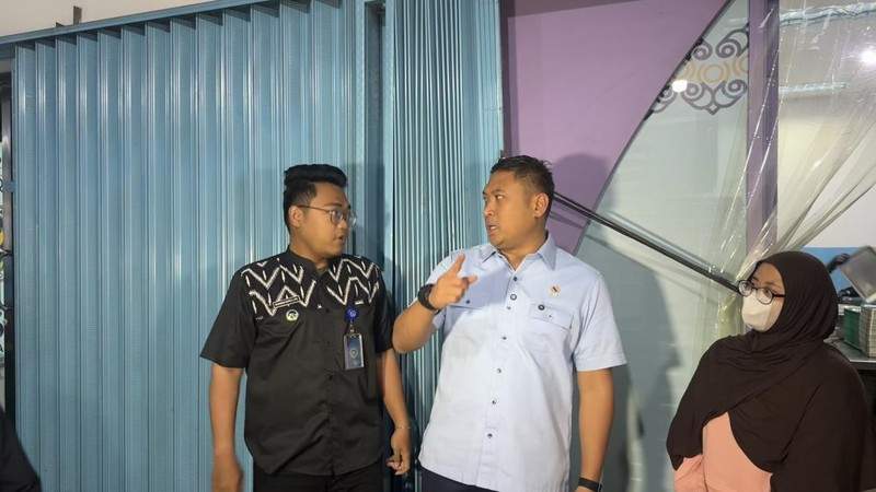 Ilustrasi inspeksi mendadak Badan Gizi Nasional ke dapur program Makan Bergizi Gratis