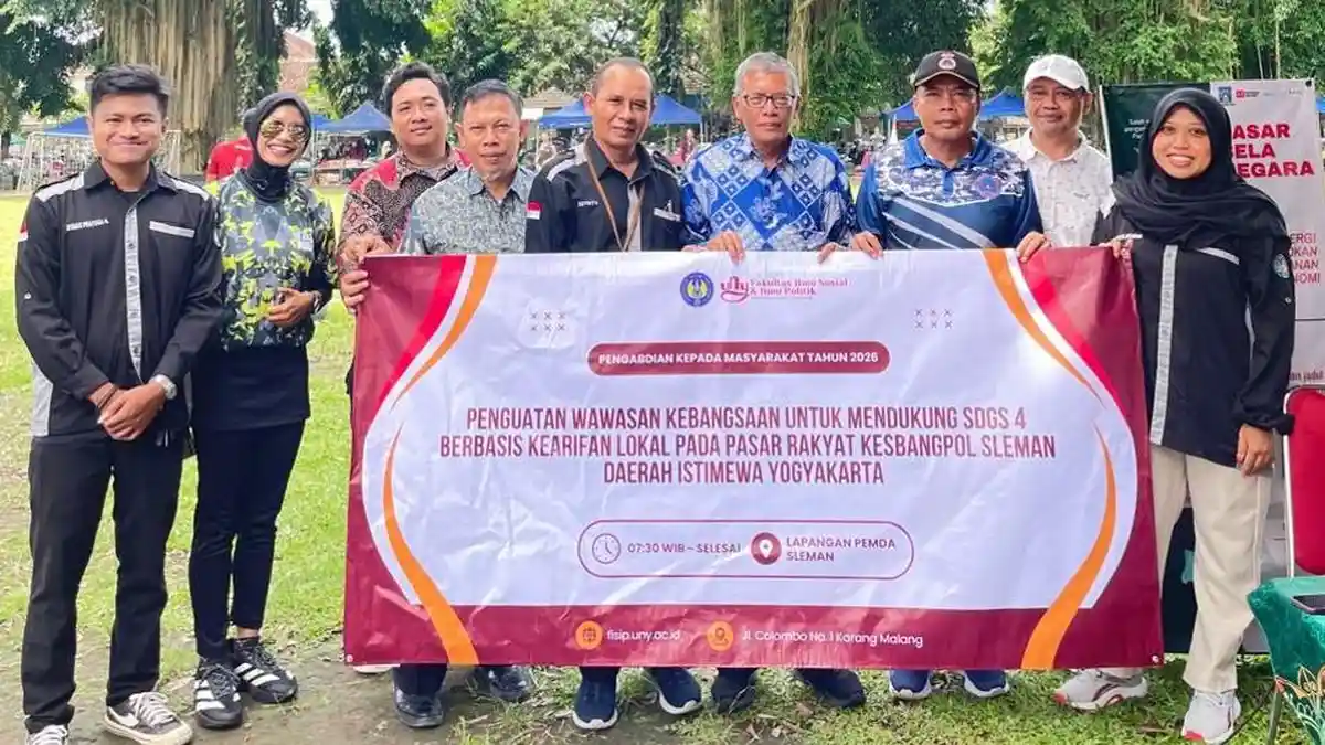 Kegiatan edukasi wawasan kebangsaan oleh Guru Besar FISIP UNY di Pasar Rakyat Sleman