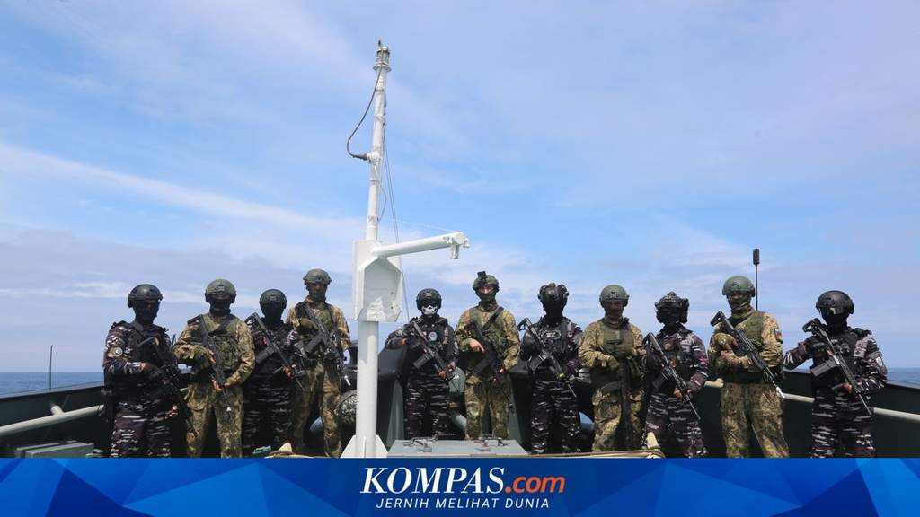 KRI I Gusti Ngurah Rai-332 dan kapal perang Rusia saat latihan tempur laut Exercise Orruda 2026