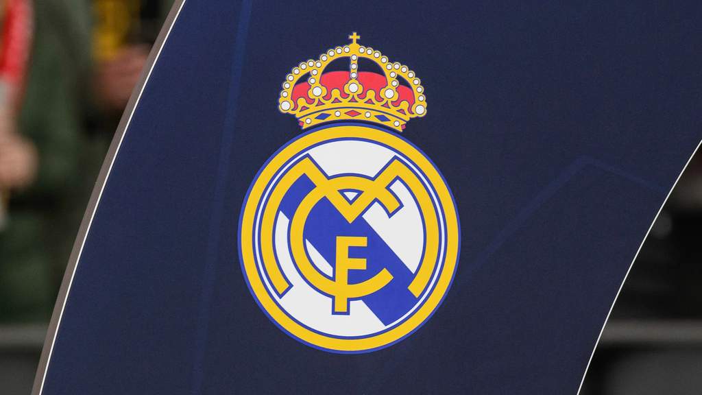 Logo Real Madrid dan FIFA di tengah pembatalan proyek komersial kontroversial FIFA Forward Enterprise