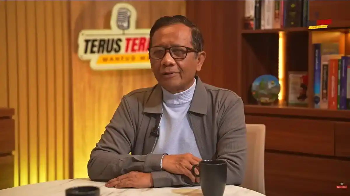Mahfud MD Minta Jokowi Hadir di Sidang Kasus Ijazah UGM