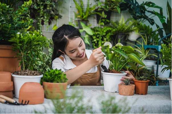 Maudy Ayunda dan dr. Elvine Gunawan berdiskusi mengenai cara membangun hubungan sehat