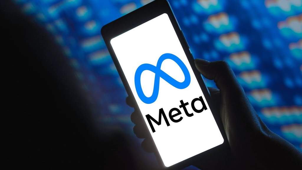 Ilustrasi bot Meta AI dan ChatGPT yang melakukan perayapan data pada server situs web