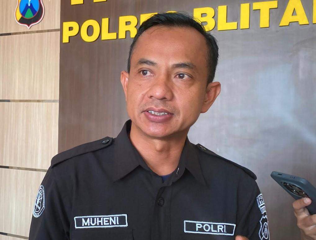 Pemeriksaan oknum polisi Aipda N yang positif narkoba di Blitar