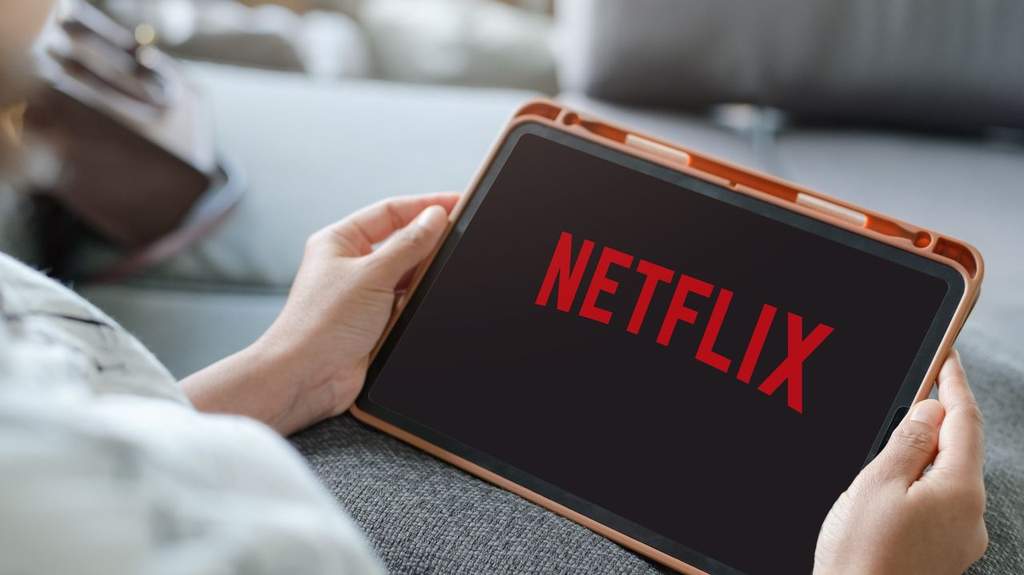 Ilustrasi akuisisi perusahaan AI InterPositive oleh Netflix
