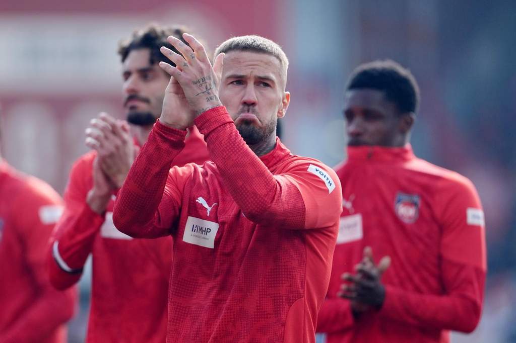 Gelandang 1.FC Heidenheim Niklas Dorsch bersiap pindah ke klub MLS Toronto FC