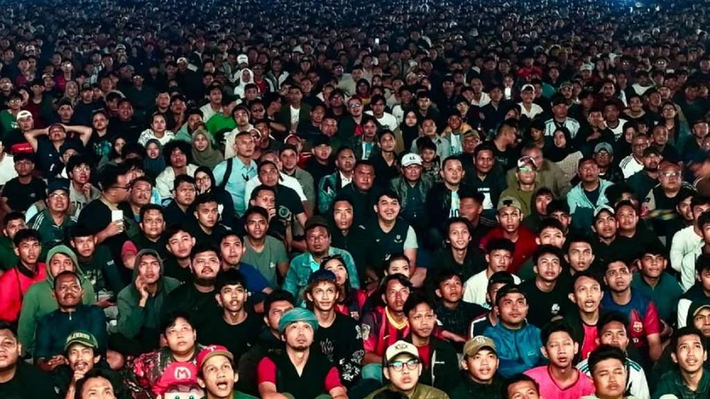 Warga memadati acara nonton bareng final Piala Dunia 2026 di Karawang