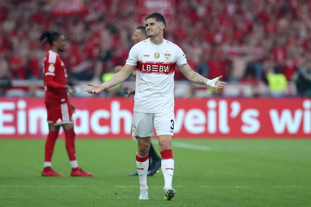 Ramon Hendriks Tunda Negosiasi Kontrak Baru dengan VfB Stuttgart