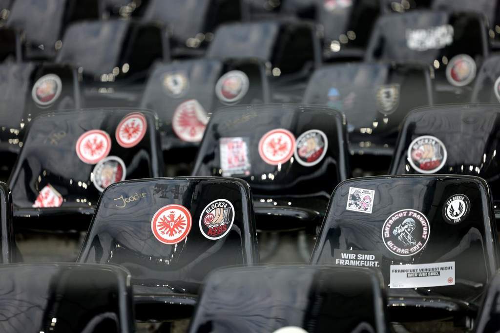 Eintracht Frankfurt Pinjamkan Bek Muda Ouassim Karada ke Hansa Rostock