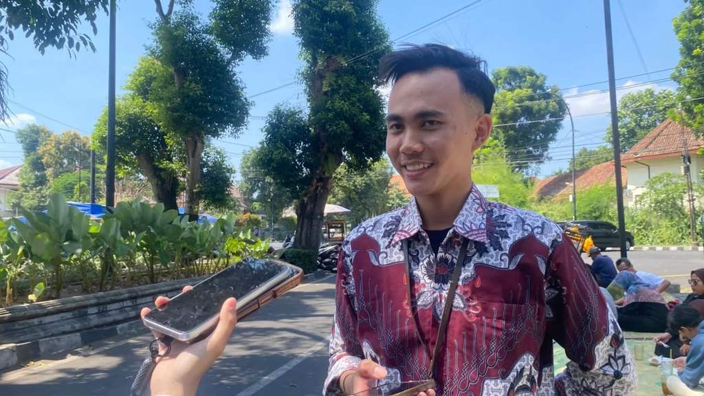 Pedagang makanan dan minuman wajib mengurus sertifikasi halal sebelum Oktober 2026