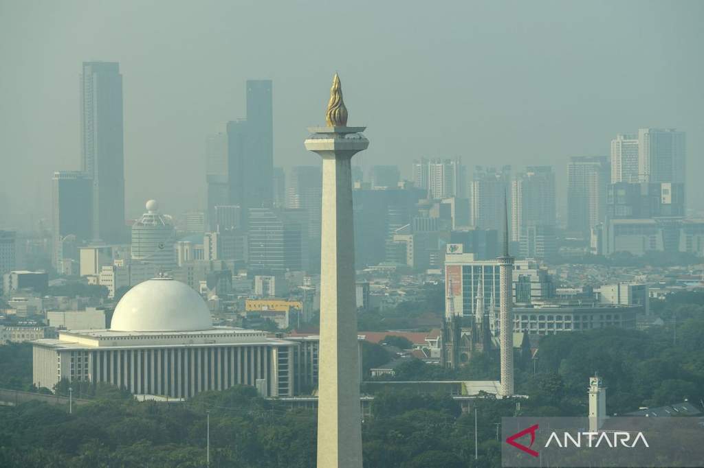 Pantauan kualitas udara Jakarta tidak sehat dengan skor 152 dan polusi PM 2,5 tinggi