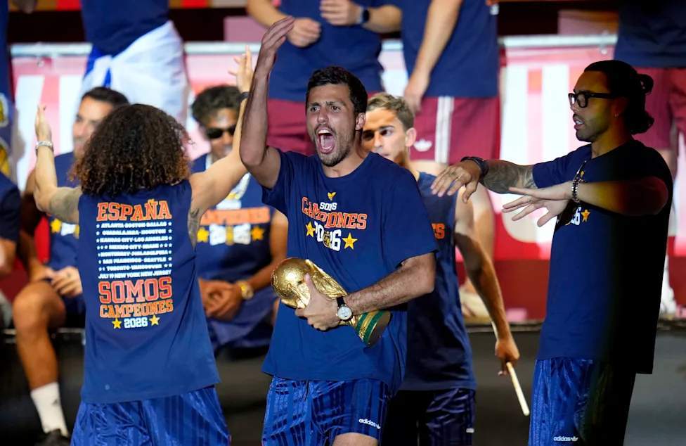 Pemain sepak bola Rodri berseragam Manchester City yang menjadi target transfer Real Madrid