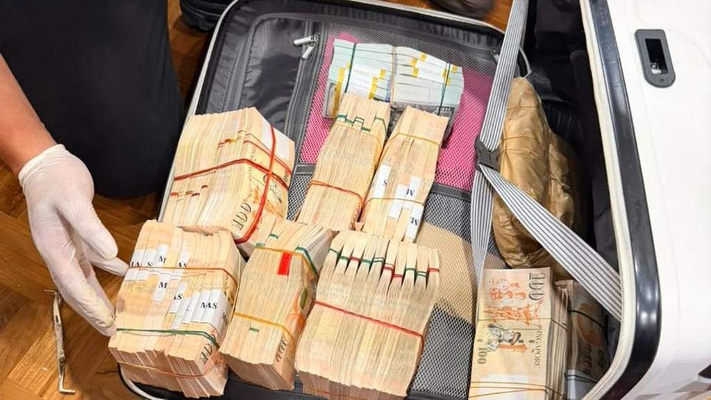Pemeriksaan barang bukti kasus korupsi Febrie Adriansyah oleh Polri dan FBI