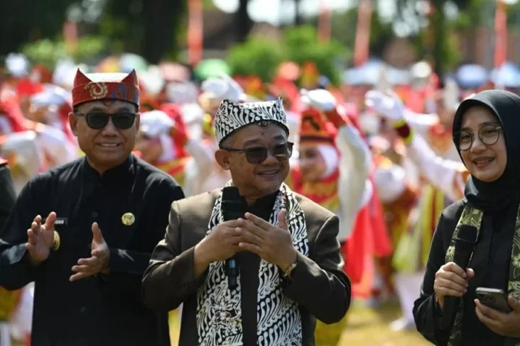 Mendikdasmen Abdul Mu'ti dalam dialog FMB9 membahas revitalisasi sekolah dan pendidikan bermutu