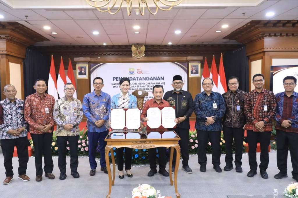 Penandatanganan hibah lahan Pemprov Jambi kepada OJK untuk pembangunan kantor baru