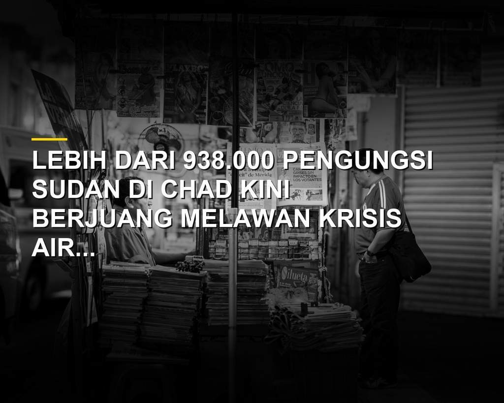 Pengungsi Sudan berebut air bersih dari truk tangki di kamp pengungsi Goudrane, Chad timur