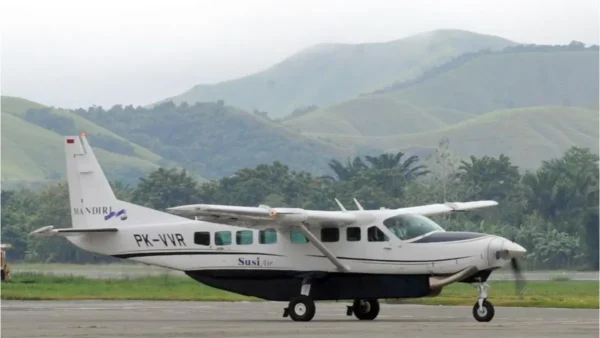 Pesawat Susi Air mengalami pecah ban di landas pacu Bandara Sam Ratulangi Manado