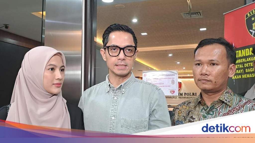 Dude Harlino mengembalikan uang honorarium brand ambassador PT DSI sebesar Rp 5,2 miliar ke Bareskrim Polri
