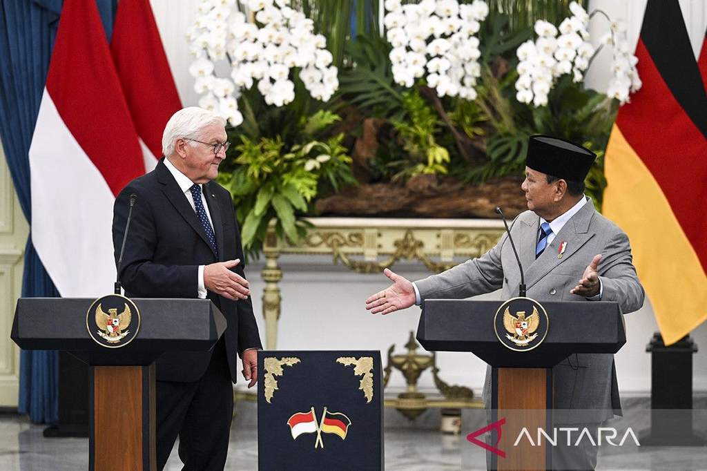 Presiden Jerman Frank-Walter Steinmeier melakukan kunjungan kenegaraan ke Indonesia dan disambut oleh Presiden Prabowo Subianto di Istana Negara