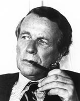 Potret David Ogilvy Bapak Periklanan Dunia pendiri Ogilvy Mather