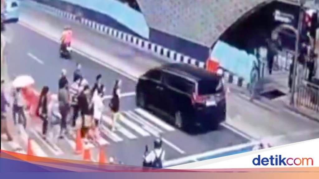 Pramono Anung bersama pihak perusahaan membela satpam yang menegur Alphard terobos lampu merah