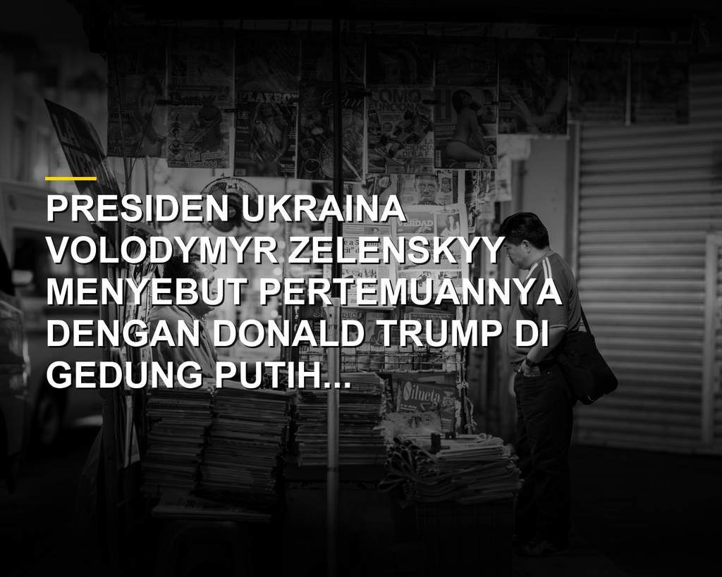 Presiden Ukraina Volodymyr Zelenskyy dan Presiden AS Donald Trump berjabat tangan di Oval Office Gedung Putih