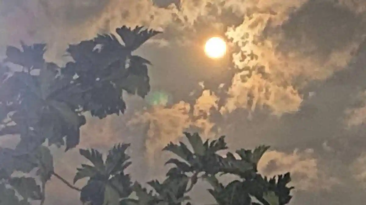 Langit cerah berawan di kawasan Jawa Timur pertanda cuaca kondusif menurut BMKG Juanda