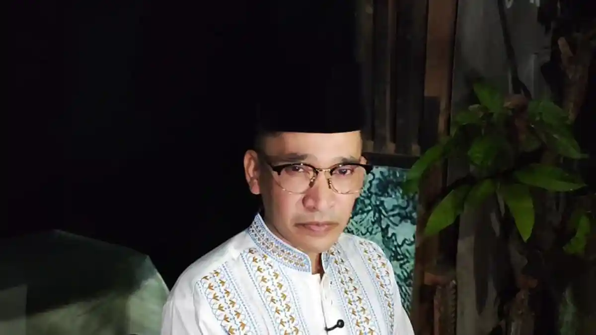 Ruben Onsu didampingi kuasa hukumnya mendaftarkan gugatan hak asuh anak terhadap Sarwendah