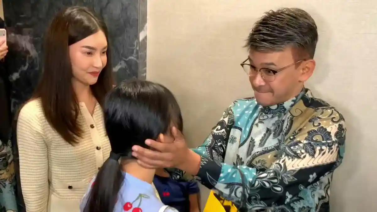 Ruben Onsu memberikan keterangan usai sidang mediasi hak asuh anak dengan Sarwendah