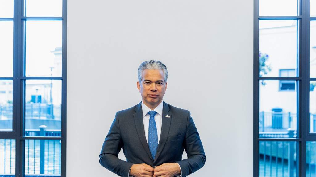 Jaksa Agung California Rob Bonta yang memimpin gugatan untuk memblokir merger Paramount dan Warner Bros