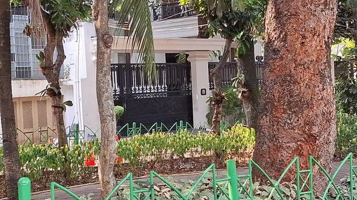 Suasana rumah mantan Jampidsus Febrie Adriansyah di Kebayoran Baru Jakarta Selatan tampak sepi