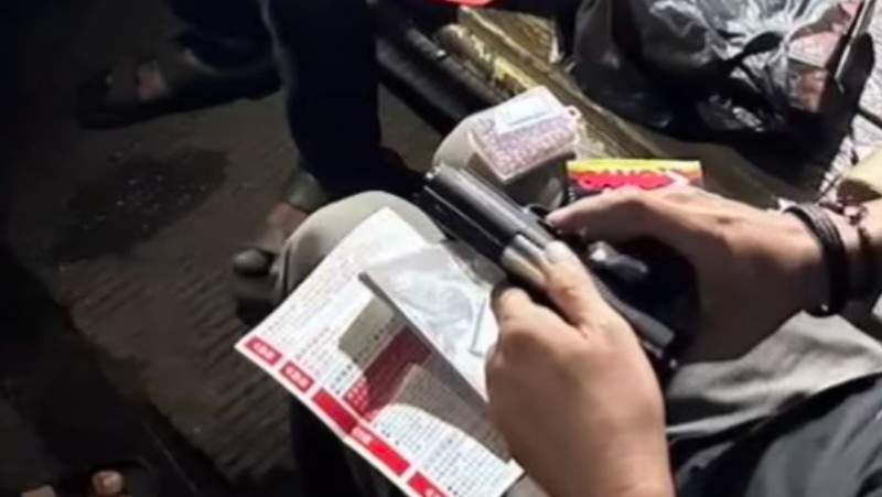 Barang bukti puluhan airgun ilegal yang disita polisi di Pelabuhan Tanjung Priok