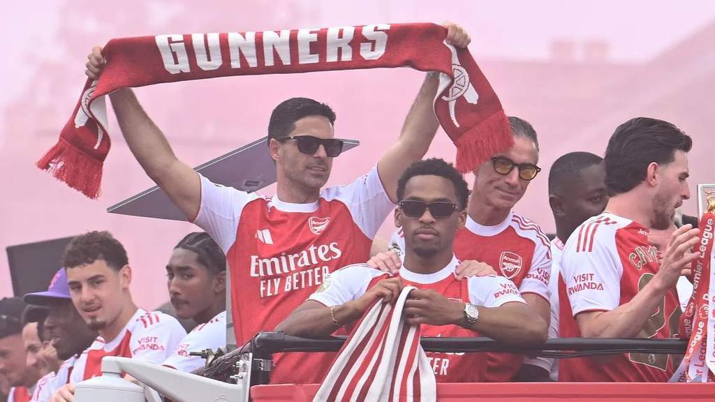 Pemain bertahan Arsenal Jurrien Timber dan Ben White mengalami masalah cedera kambuhan