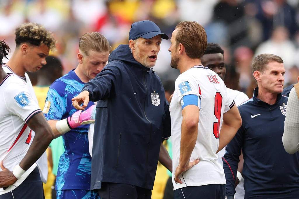 Pelatih Thomas Tuchel memberikan keterangan pers mengenai transfer Harry Kane ke Bayern Munich